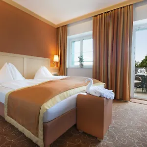 Romantikhotel Gersberg Alm Otel